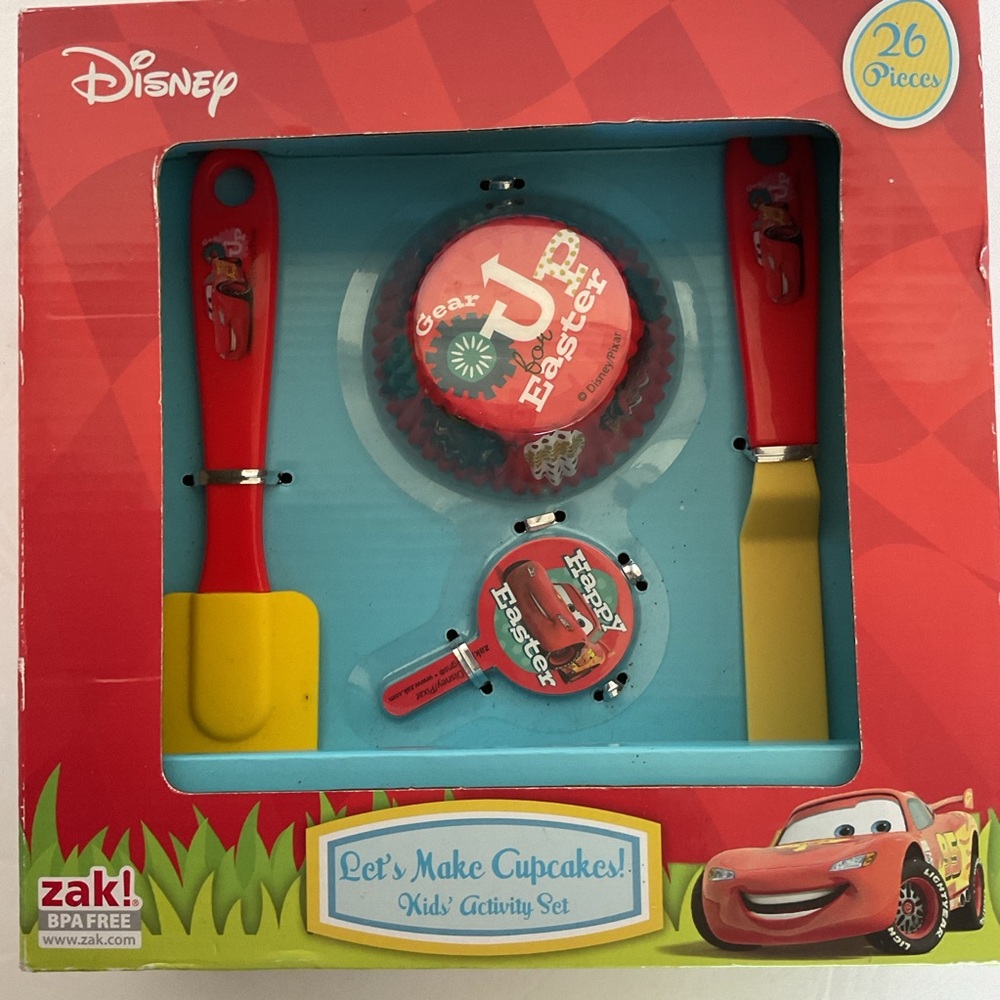 NEW DISNEY X ZAK! UP EASTER CUPKAE BAKING SET NWT